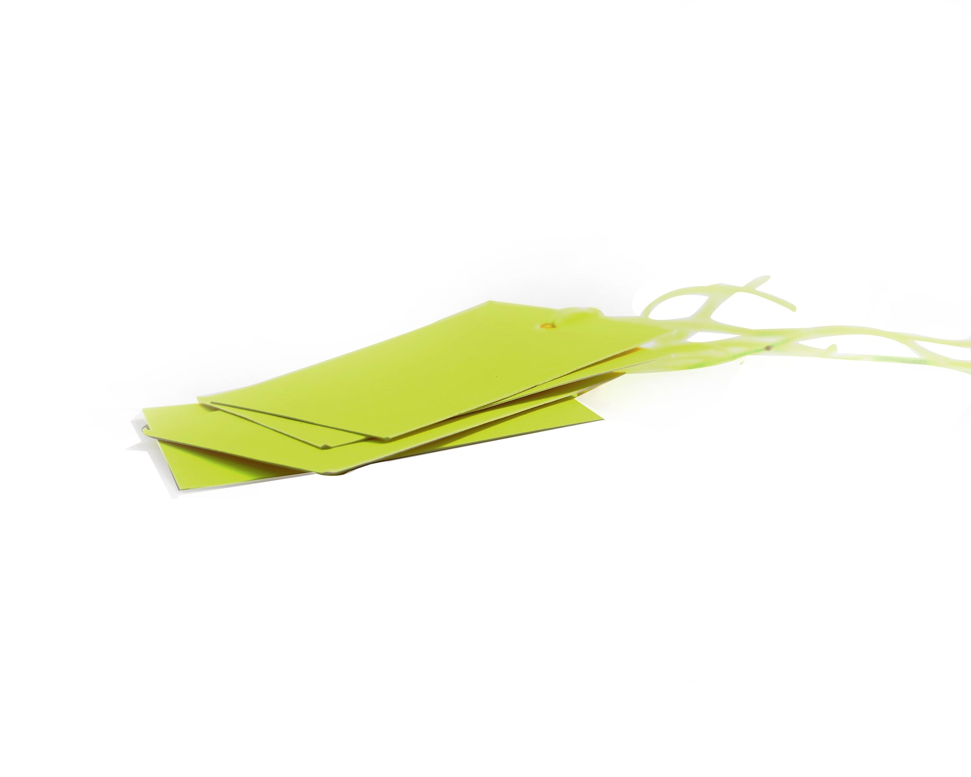 100 x Strung Hanging Card Clothing Tags 60mm x 40mm Yellow tradingmadeeasy.co.uk