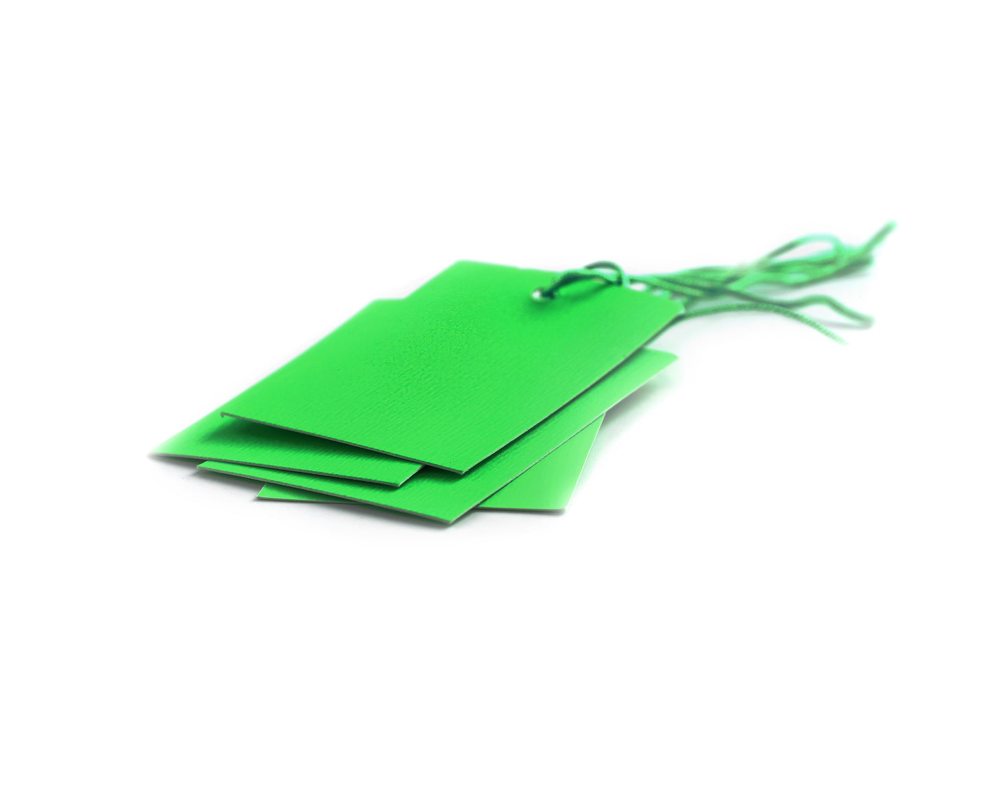 100 x Strung Hanging Card Clothing Tags 70mm x 45mm Green tradingmadeeasy.co.uk