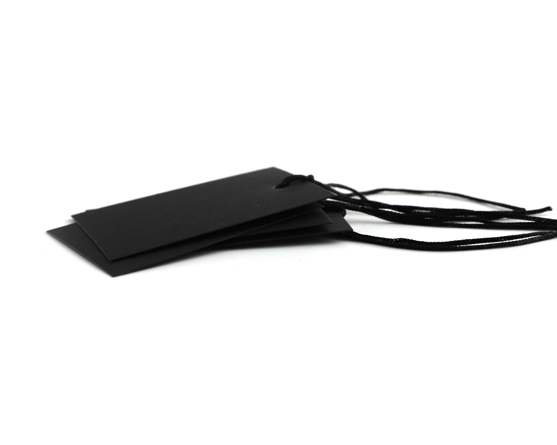 100 x Strung Hanging Card Clothing Tags 70mm x 45mm Black tradingmadeeasy.co.uk